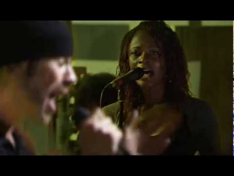 Youtube: Jamiroquai - Travelling Without Moving Live From Abbey Road