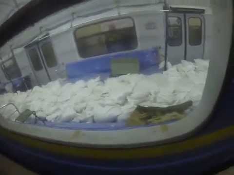 Youtube: 22:37 8 мая 2014 Киев, станция метро Хрещатик