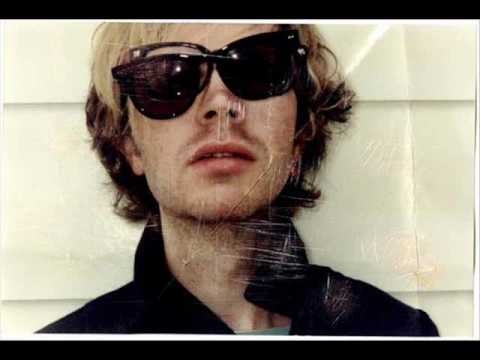 Youtube: Beck - Sissyneck
