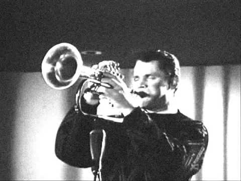 Youtube: Autumn Leaves - Chet Baker & Paul Desmond Together