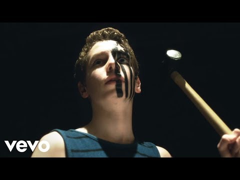 Youtube: Fall Out Boy - American Beauty/American Psycho
