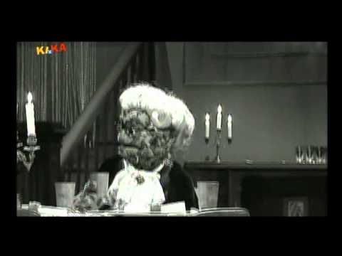 Youtube: Dinner for One - Bernd das Brot Version