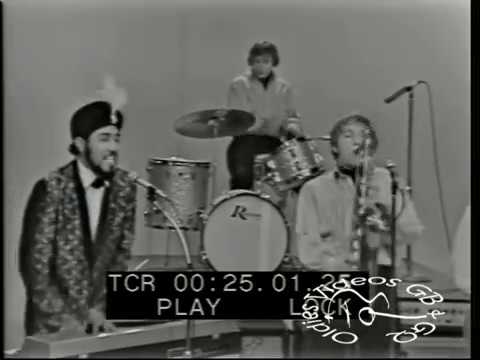 Youtube: Sam The Sham & The Pharaohs - Wooly Bully (1965)