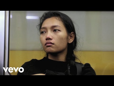 Youtube: Max Richter, Mari Samuelsen - Mercy (Official Video)