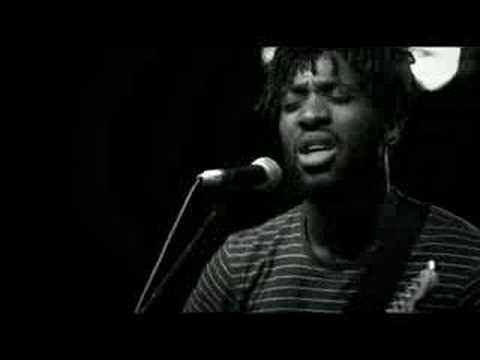 Youtube: Bloc Party - Banquet