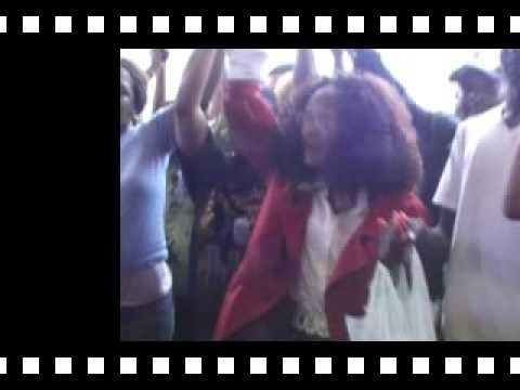 Youtube: Girl Crying at Michael Jackson tribute at the Apollo