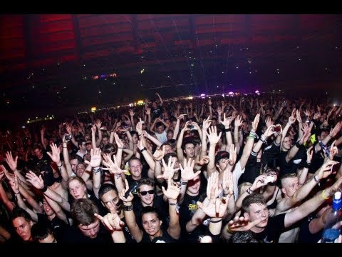 Youtube: Skrillex & Damian Marley - Make It Bun Dem (Angerfist Remix)