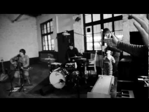 Youtube: Philipp Poisel - Für keine Kohle dieser Welt (Projekt Seerosenteich Version)