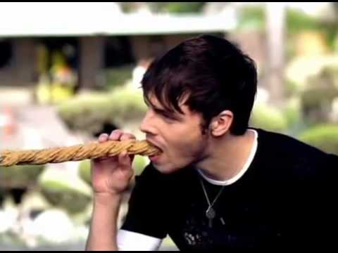 Youtube: Avril Lavigne   Girlfriend  HQ 