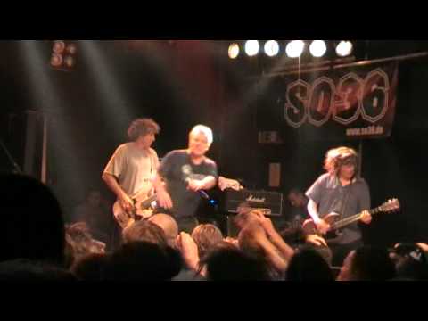 Youtube: JELLO BIAFRA & the GUANTANAMO SCHOOL OF MEDICINE    LIVE @ SO 36