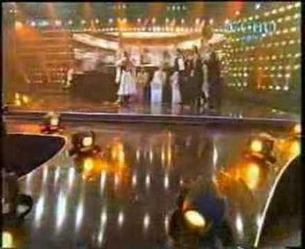Youtube: Wir Sind Helden Ft Max Raabe -Gekommen um zu bleiben (Live)