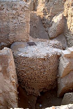 Jericho Neolithic tower 45-01tb wr